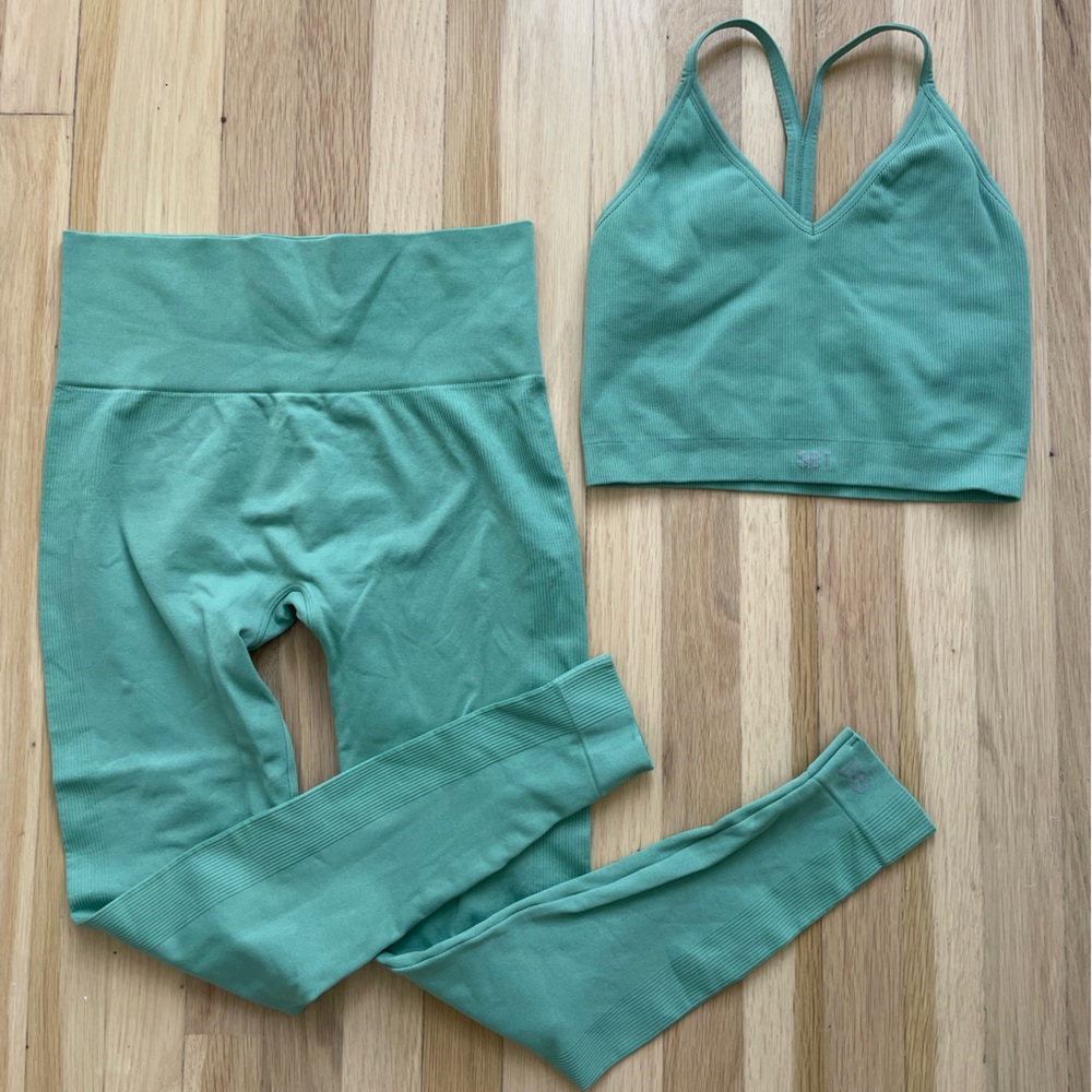 Green Set Active Workout Set - Size Medium